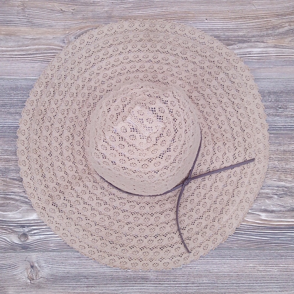 Chic Adjustable Bendable Straw Sun Beach Pool Hat… - image 1